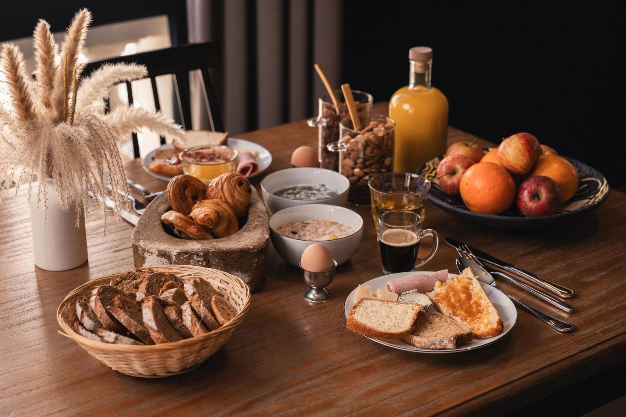 Hotel Corneille - Entree Autonome, Reception En Ligne - Encore Mieux Tours Ngoại thất bức ảnh